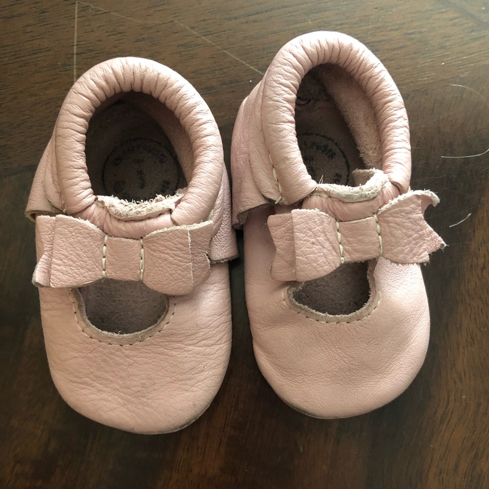 Freshly Picked PINK Bow Moc Sz 3
